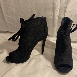 Nine West Lace, Lace Up heels Size 8